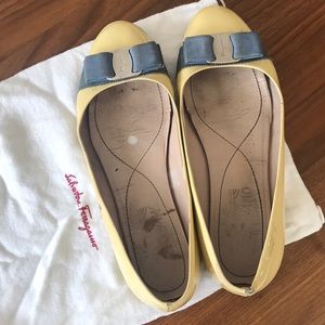 ✨SALE✨Ferragamo Cream Varina Ballet Flats